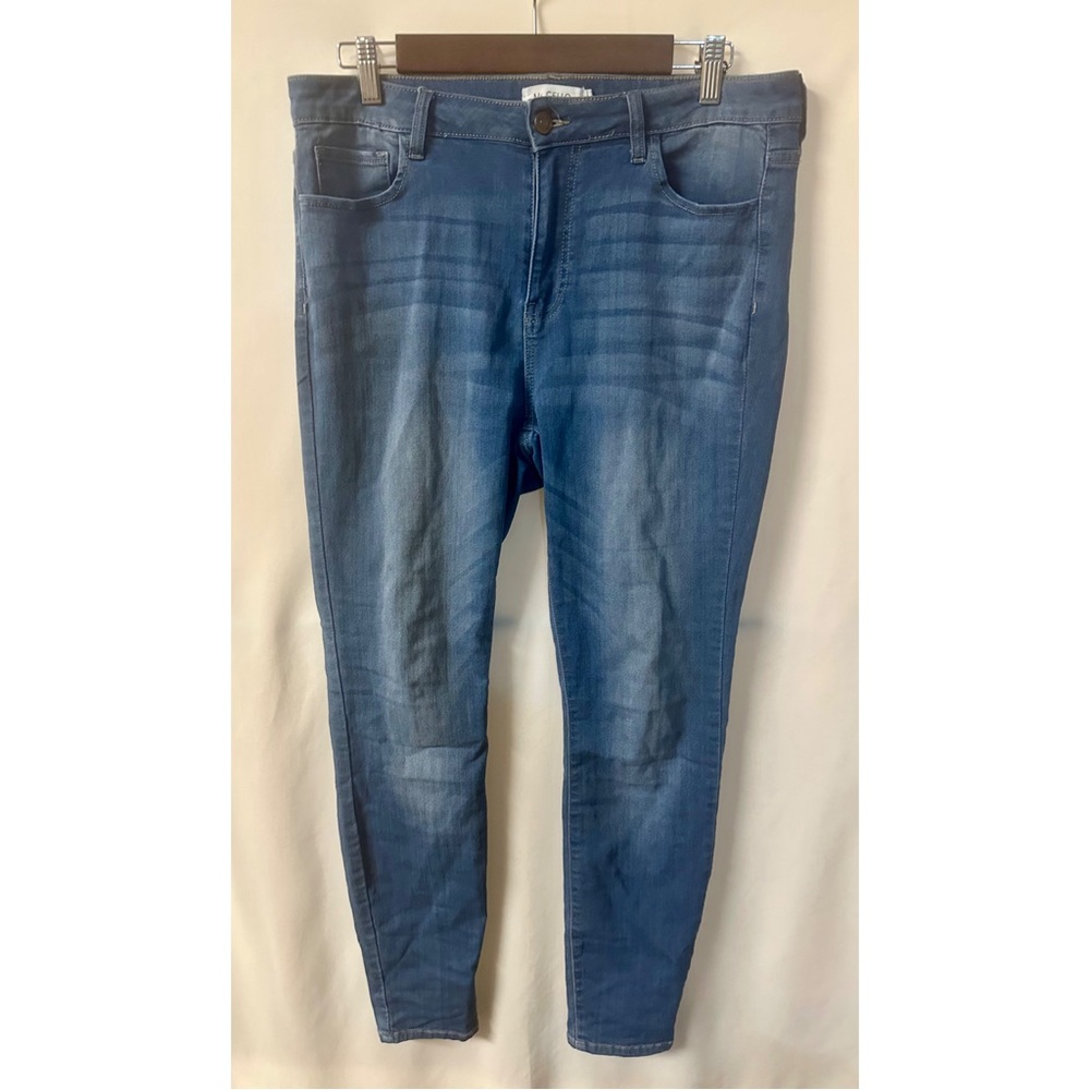 Cello Mid Rise Crop Skinny Jeans Medium Wash Size 14